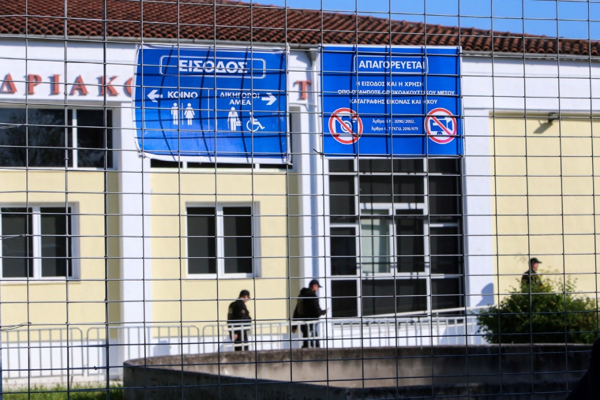 Μήνυση σε Καραμανλή από τον κατηγορούμενο επιθεωρητή